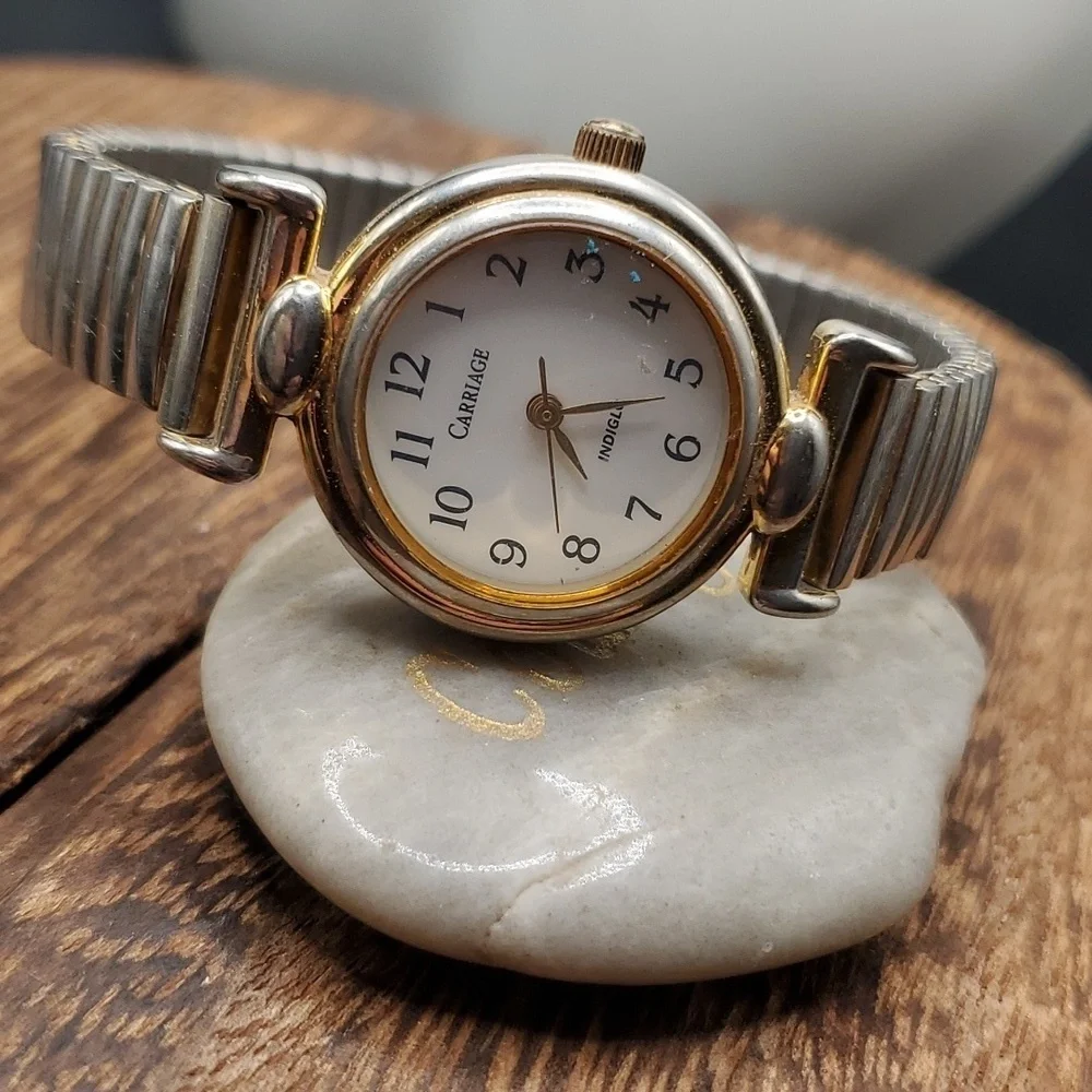B2731 carriage indiglo watch vintage time piece needs‎ batteries